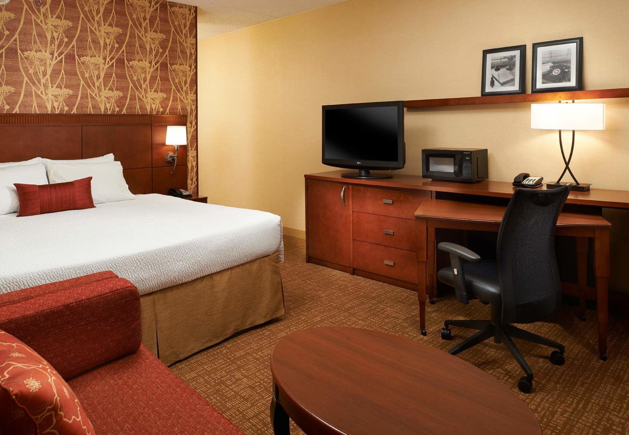 Hotel Courtyard By Marriott Indianapolis Castleton Exterior foto
