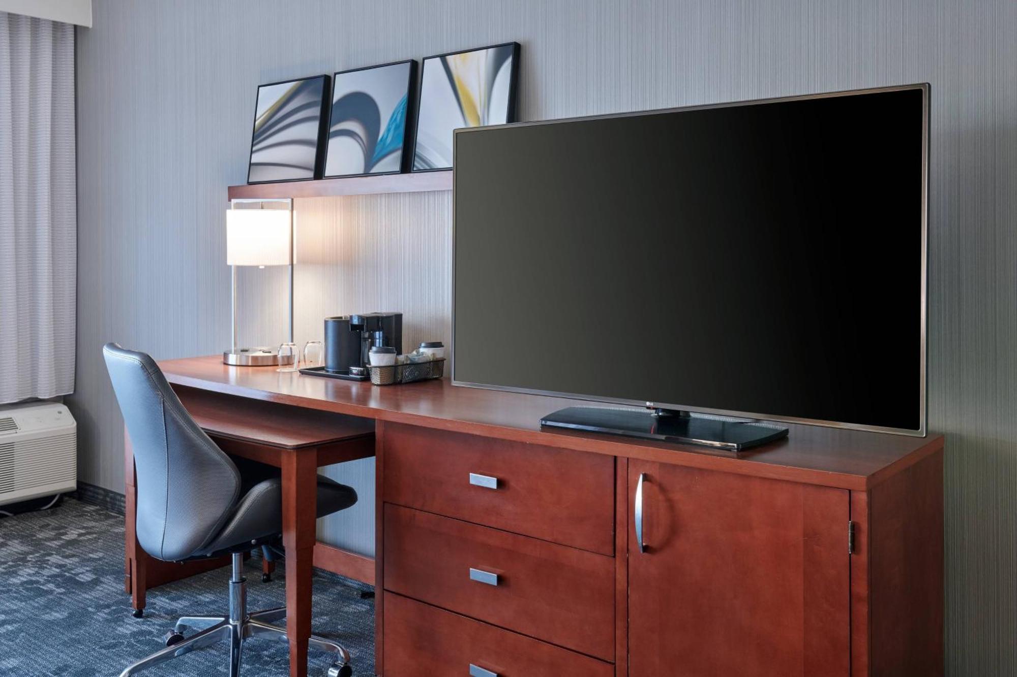 Hotel Courtyard By Marriott Indianapolis Castleton Exterior foto